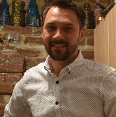 <em>Mircea C.</em>